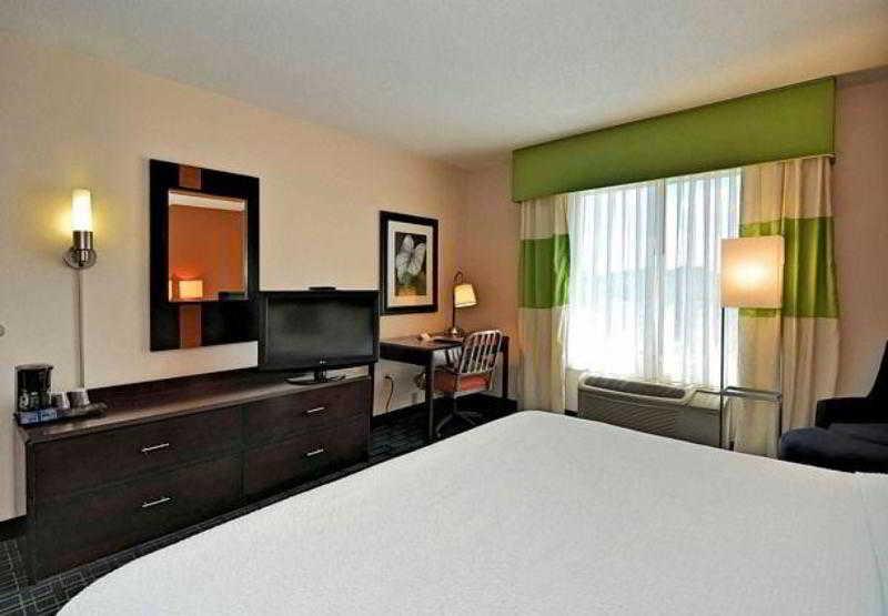 Fairfield Inn And Suites By Marriott Potomac Mills Woodbridge Esterno foto
